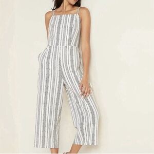 NWOT Old Navy Linen Jumpsuit Cropped White Black Size MP
